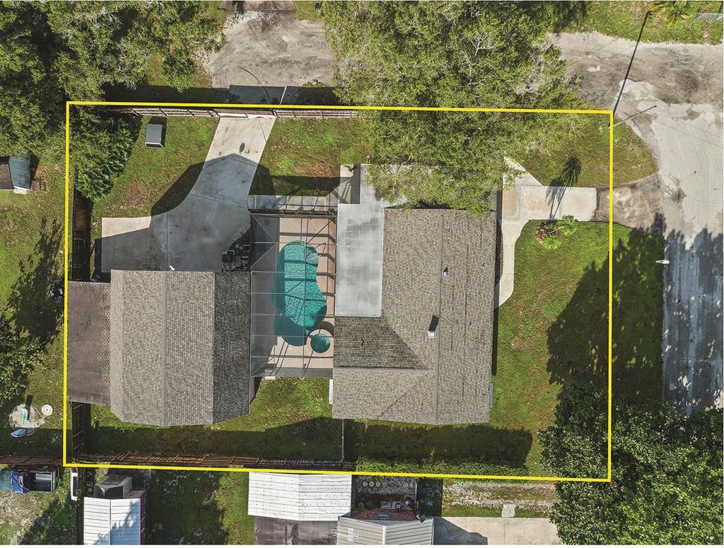 Photo of 1717 Coronado Avenue, Fort Pierce, FL 34982 (MLS # R10921715)