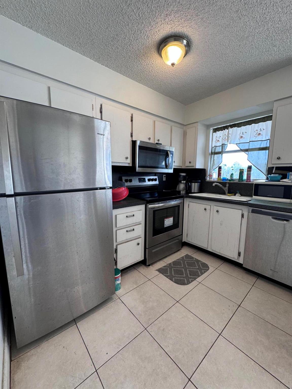 1100 SE 4th Avenue 35