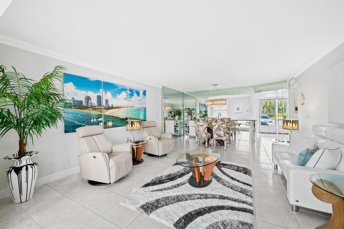 MEADOWBROOK LAKES VIEW - Residential