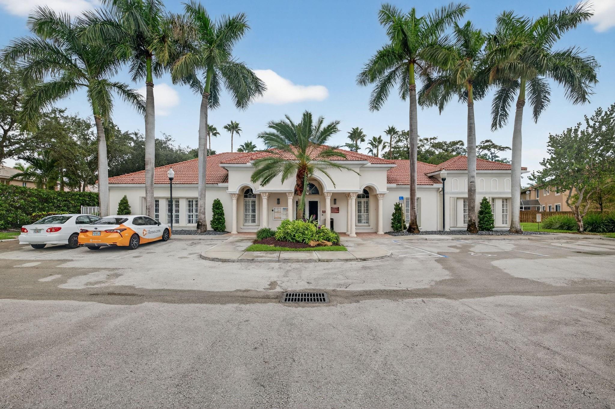 BANYAN TRAILS - Residential