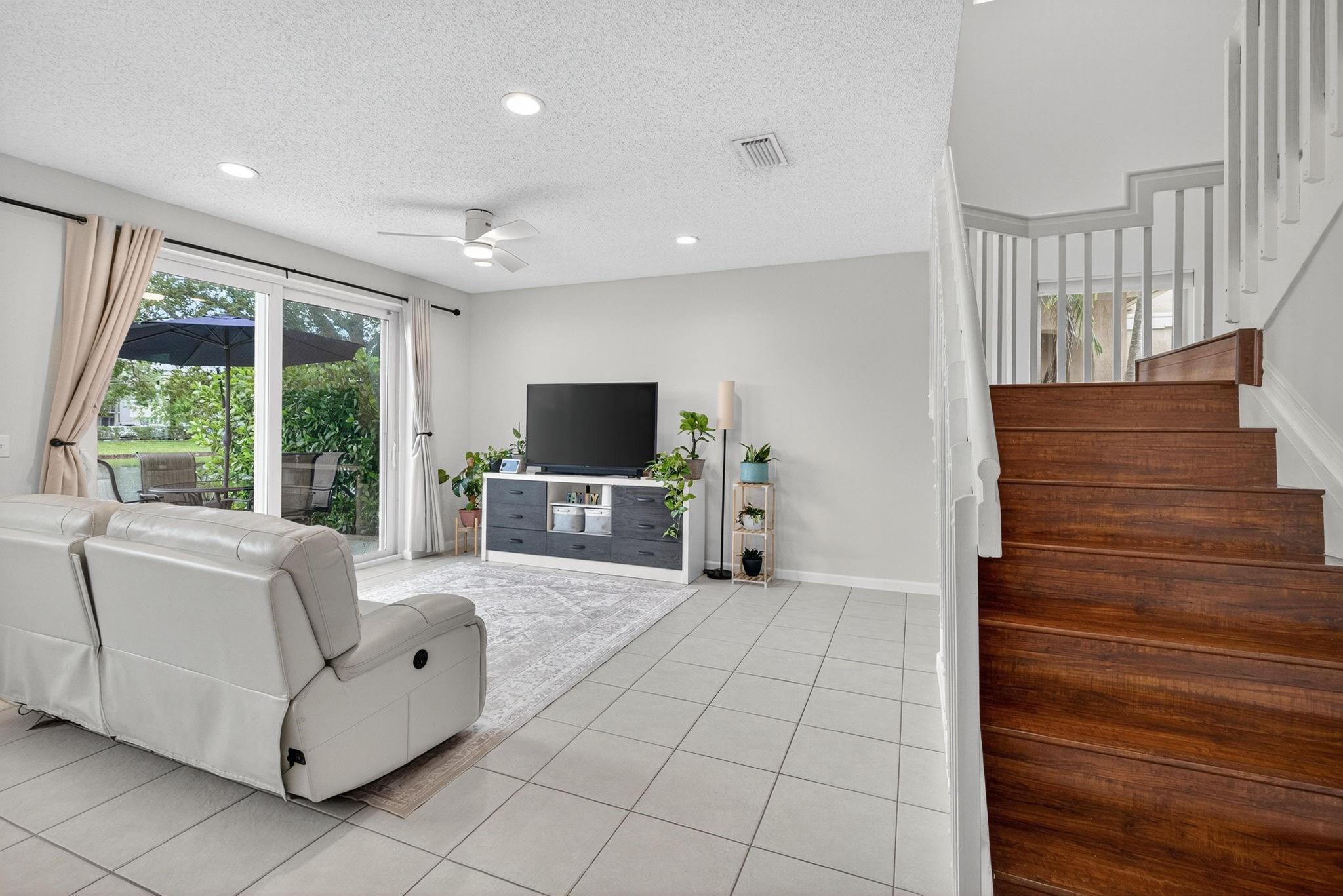 BANYAN TRAILS - Residential