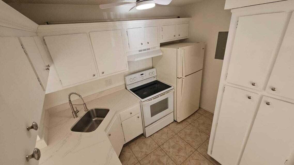 CHARTER CLUB OF PALM BEACH CONDO - Residential