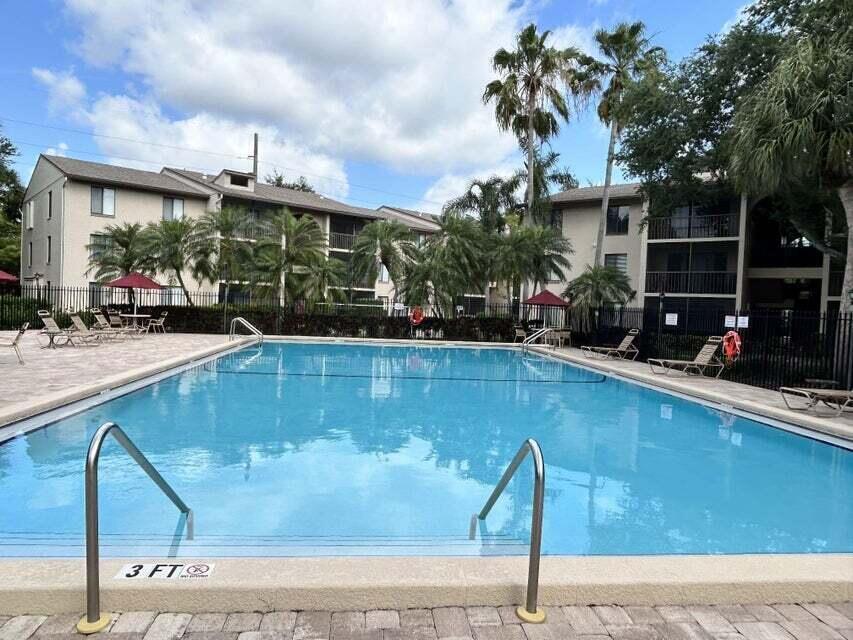 CHARTER CLUB OF PALM BEACH CONDO - Residential