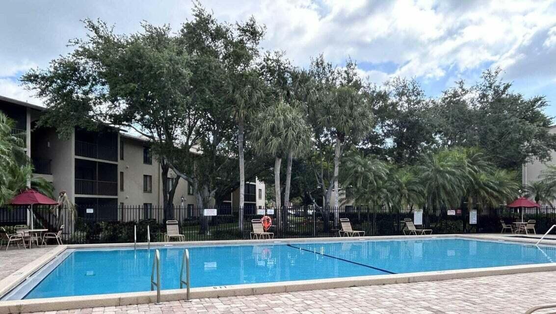 CHARTER CLUB OF PALM BEACH CONDO - Residential