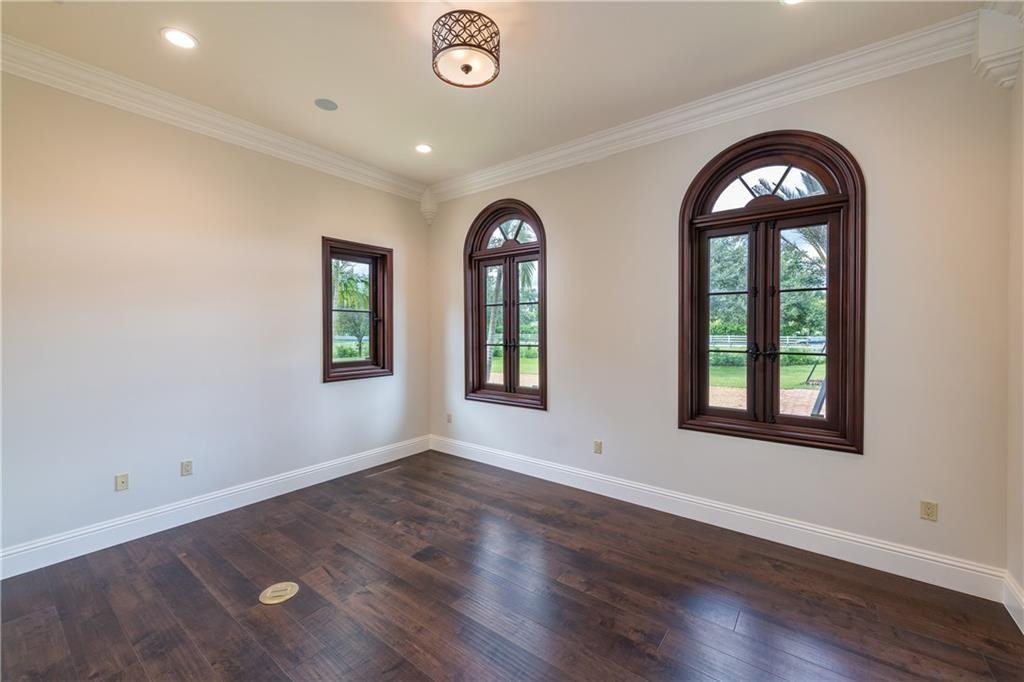 SUNSHINE RANCHES - Residential