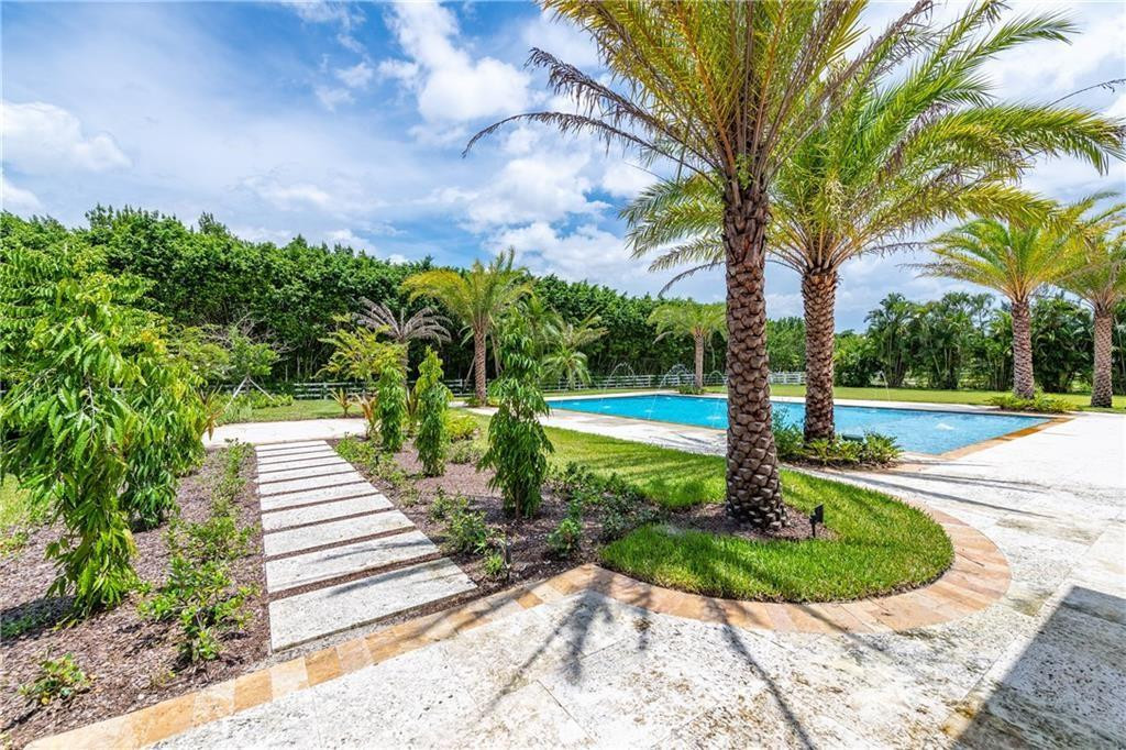 SUNSHINE RANCHES - Residential