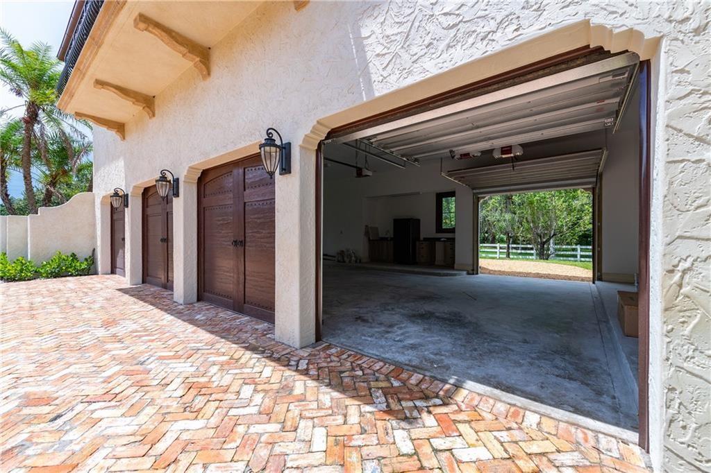 SUNSHINE RANCHES - Residential