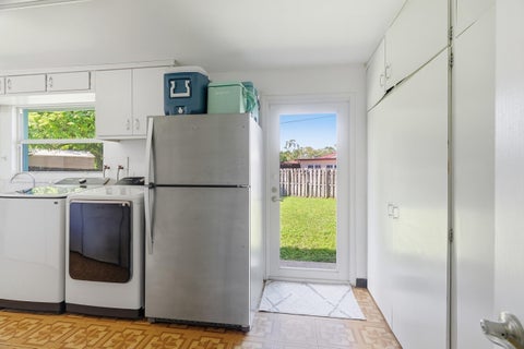 Tiny photo for 4501 E COUNTRY CLUB Circle, Plantation, FL 33317 (MLS # B26085881)