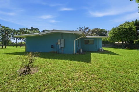 Tiny photo for 4501 E COUNTRY CLUB Circle, Plantation, FL 33317 (MLS # B26085881)