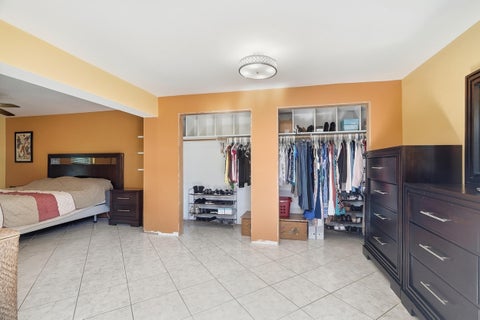 Tiny photo for 4501 E COUNTRY CLUB Circle, Plantation, FL 33317 (MLS # B26085881)