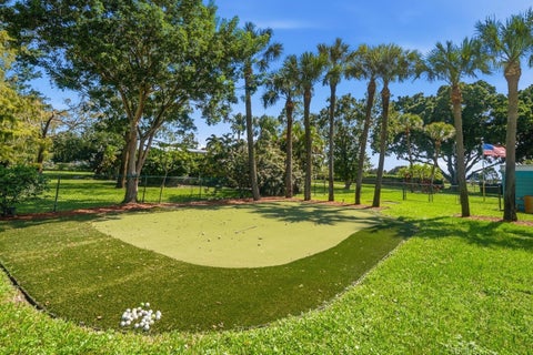 Tiny photo for 4501 E COUNTRY CLUB Circle, Plantation, FL 33317 (MLS # B26085881)