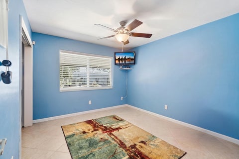 Tiny photo for 4501 E COUNTRY CLUB Circle, Plantation, FL 33317 (MLS # B26085881)