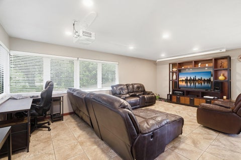 Tiny photo for 4501 E COUNTRY CLUB Circle, Plantation, FL 33317 (MLS # B26085881)