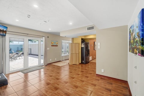 Tiny photo for 4501 E COUNTRY CLUB Circle, Plantation, FL 33317 (MLS # B26085881)