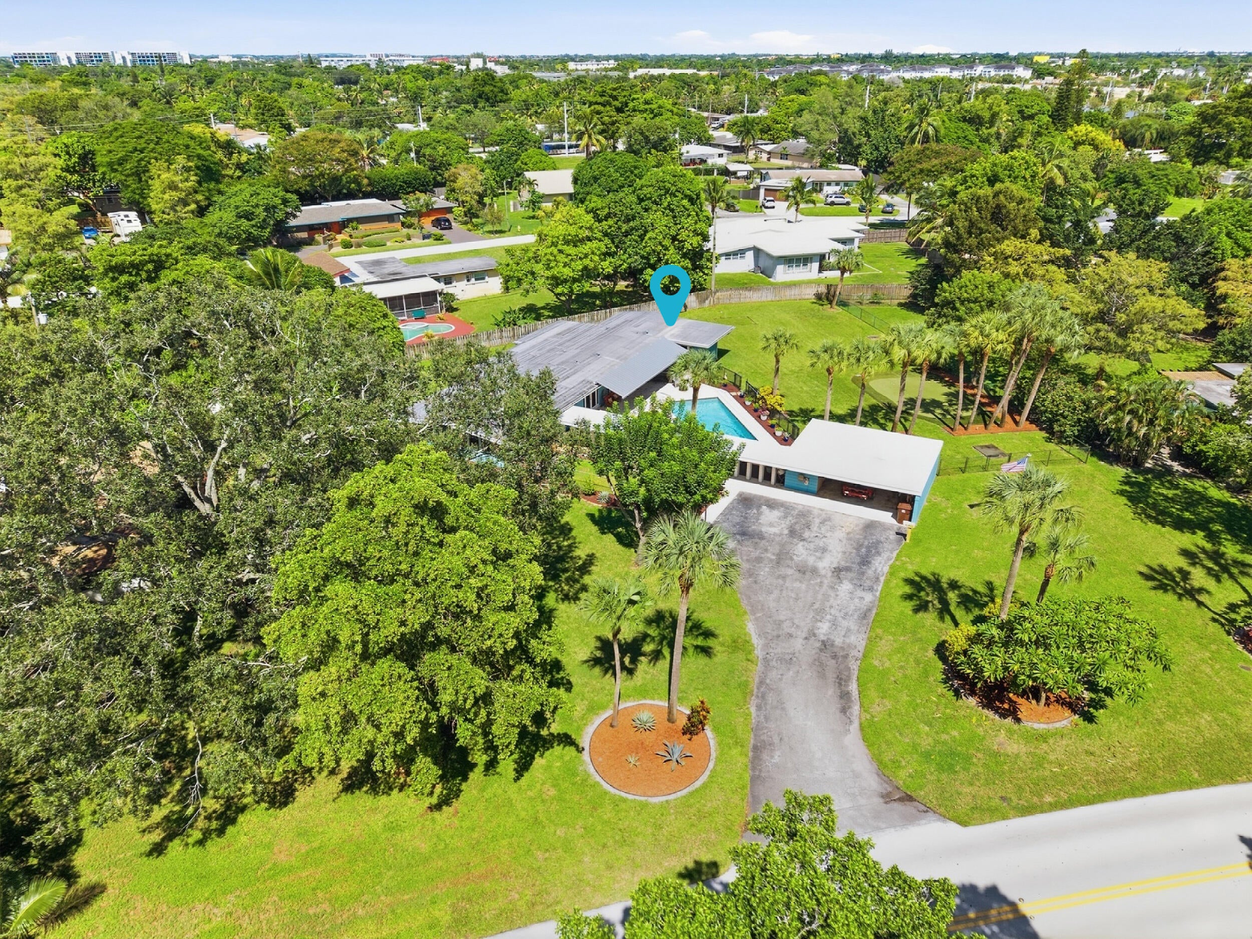 4501 E COUNTRY CLUB Circle