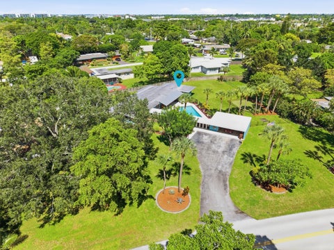 Tiny photo for 4501 E COUNTRY CLUB Circle, Plantation, FL 33317 (MLS # B26085881)