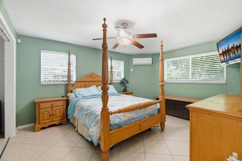 Tiny photo for 4501 E COUNTRY CLUB Circle, Plantation, FL 33317 (MLS # B26085881)