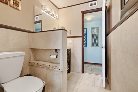 Tiny photo for 4501 E COUNTRY CLUB Circle, Plantation, FL 33317 (MLS # B26085881)