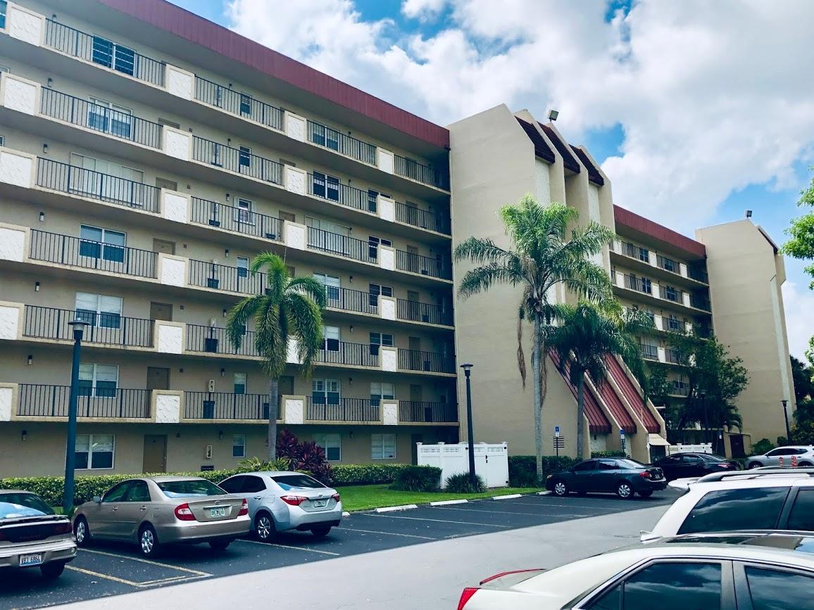 ROLLING HILLS GOLF AND - Residential Lease