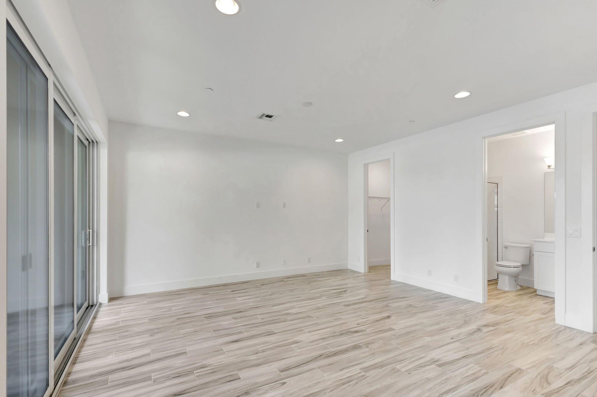 13392 Alton Road