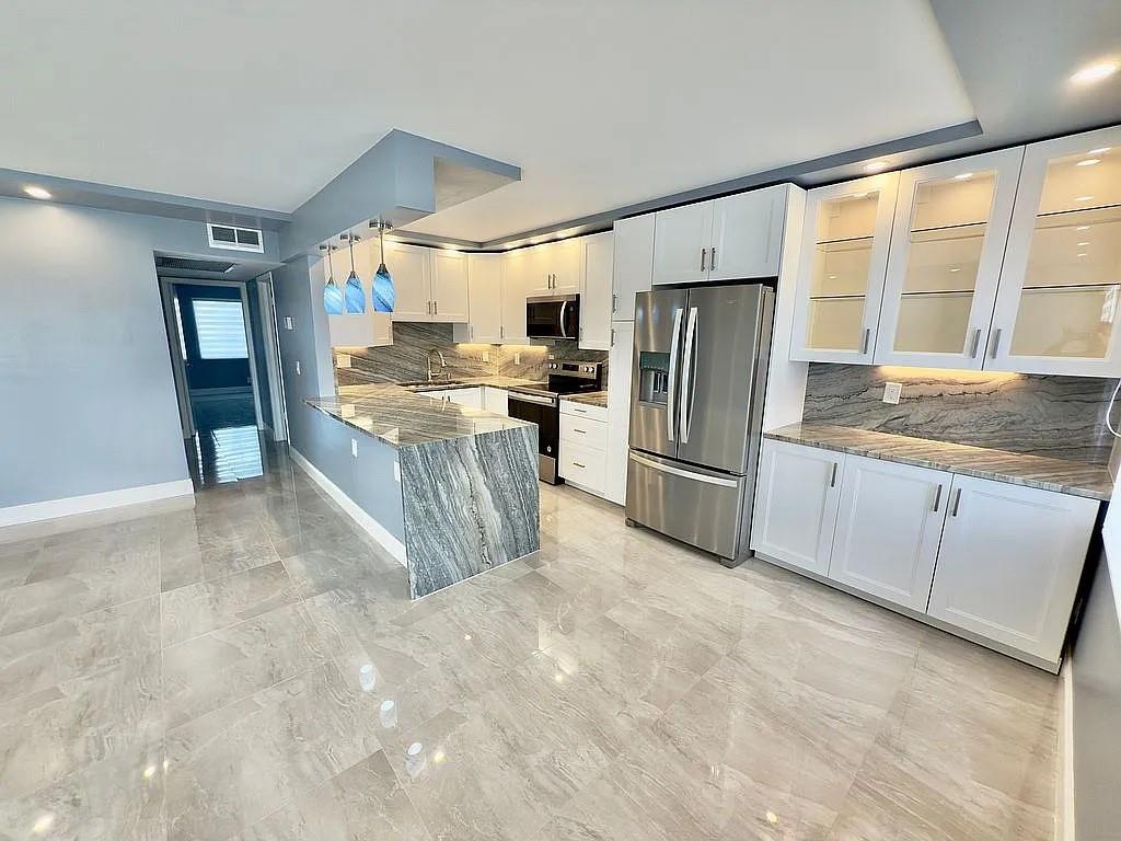 GUILDFORD AT CENTURY VI - Residential