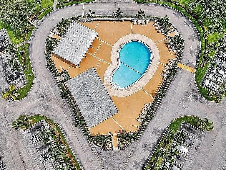GUILDFORD AT CENTURY VI - Residential