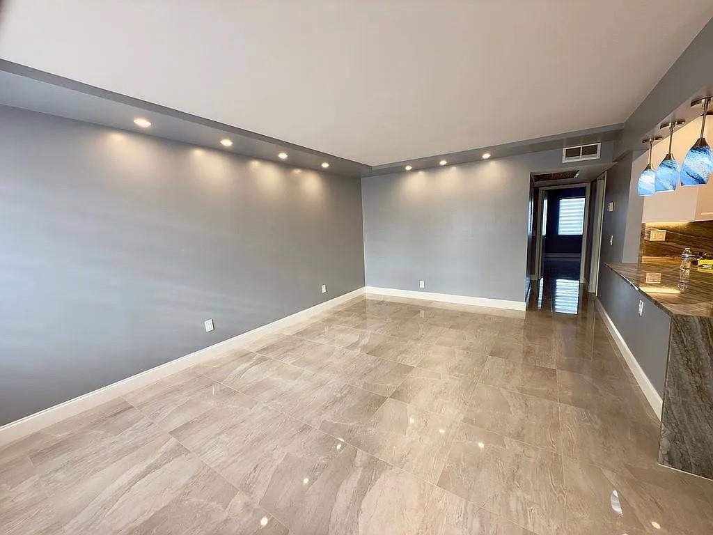 GUILDFORD AT CENTURY VI - Residential