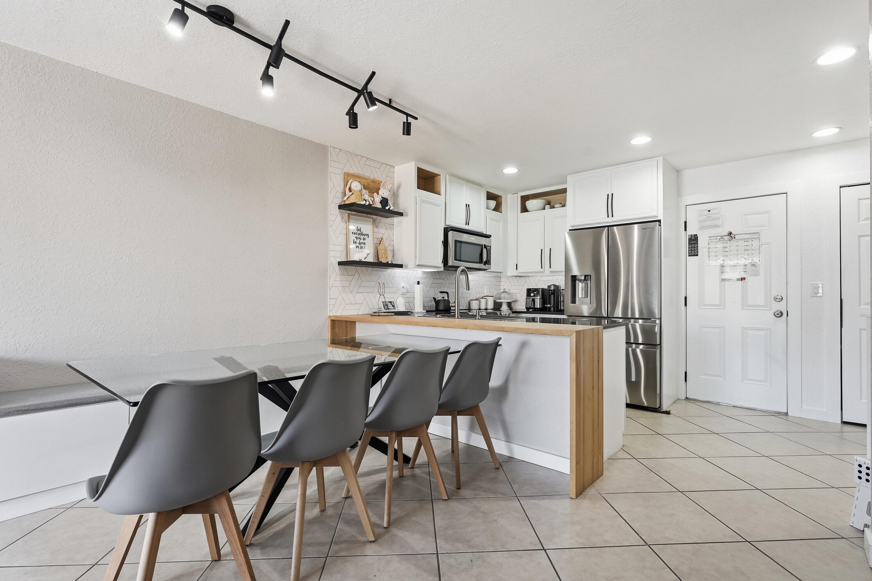 THIRD REPLAT OF PORTOFINO ISLES - Residential