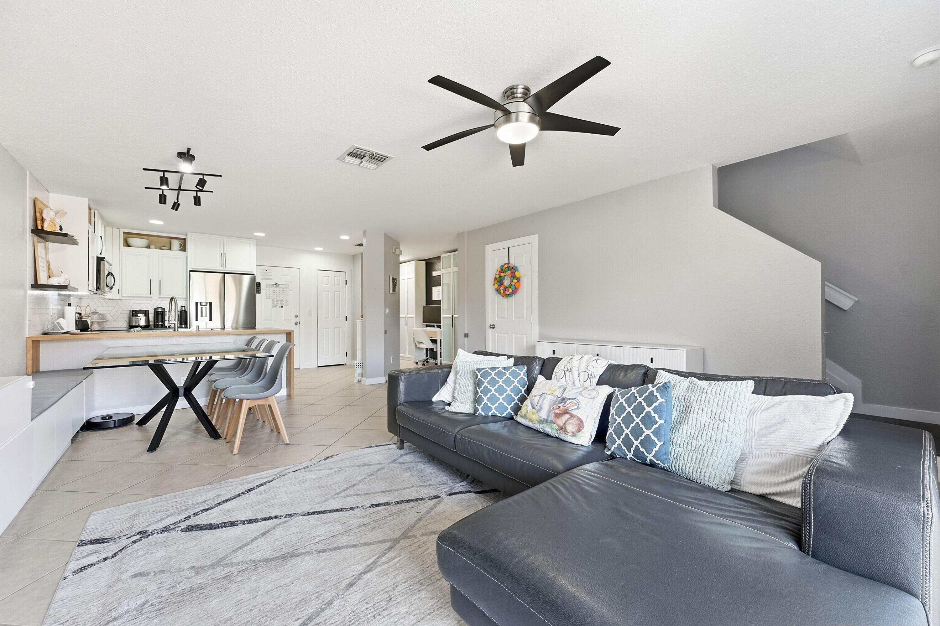 THIRD REPLAT OF PORTOFINO ISLES - Residential