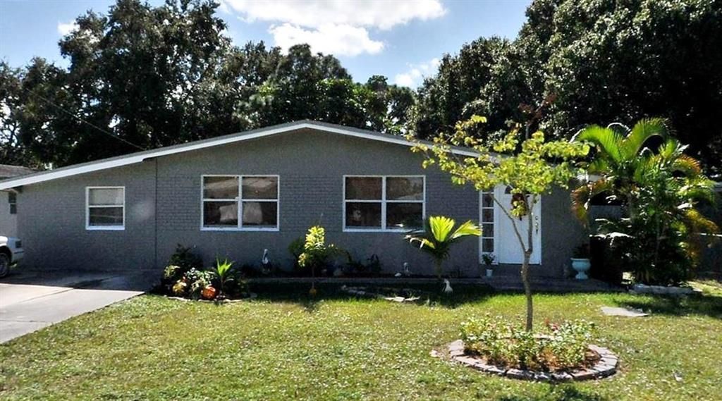 Photo of 711 Emil Drive, Fort Pierce, FL 34982 (MLS # R10710408)