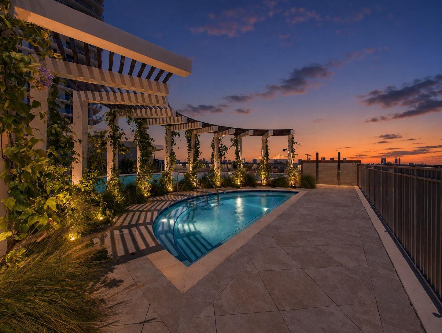 220 Lake Shore Drive 621