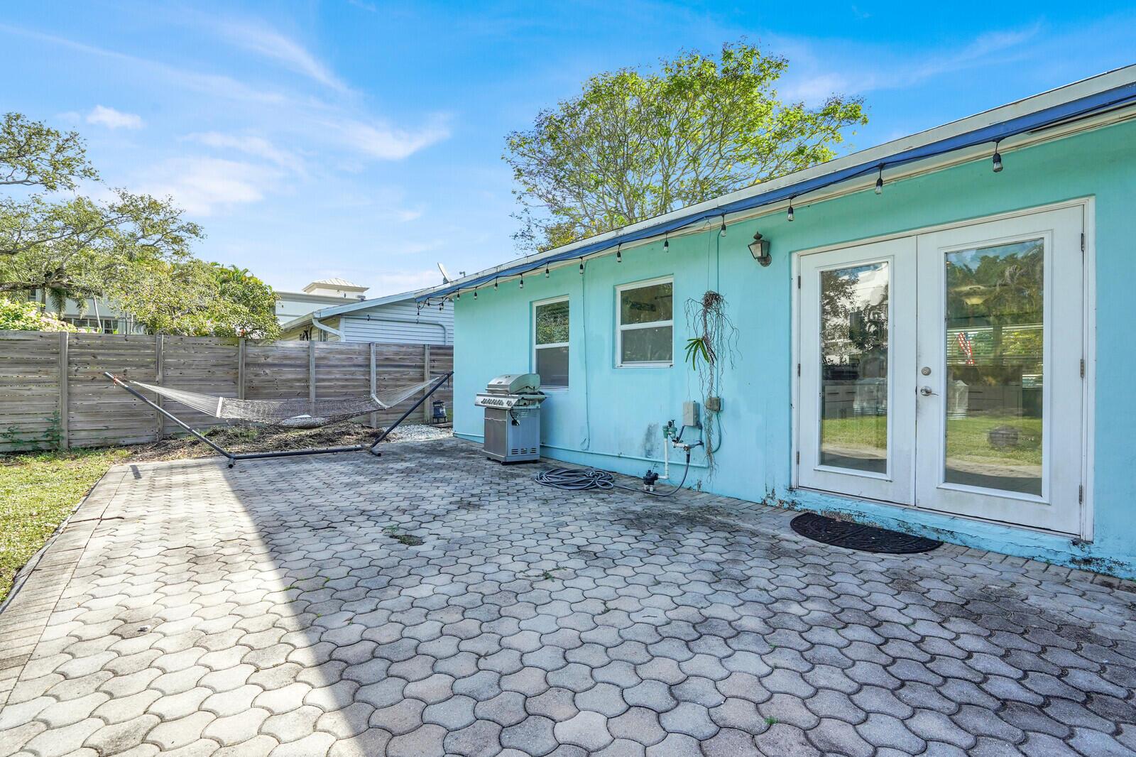 PINEWOOD PLACE / Tarpon R - Residential Lease