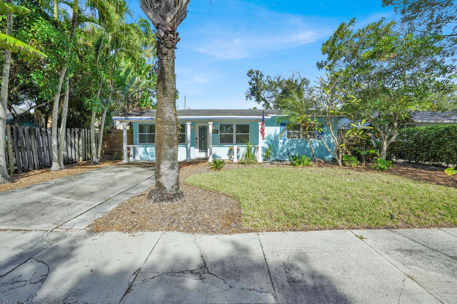 PINEWOOD PLACE / Tarpon R - Residential Lease