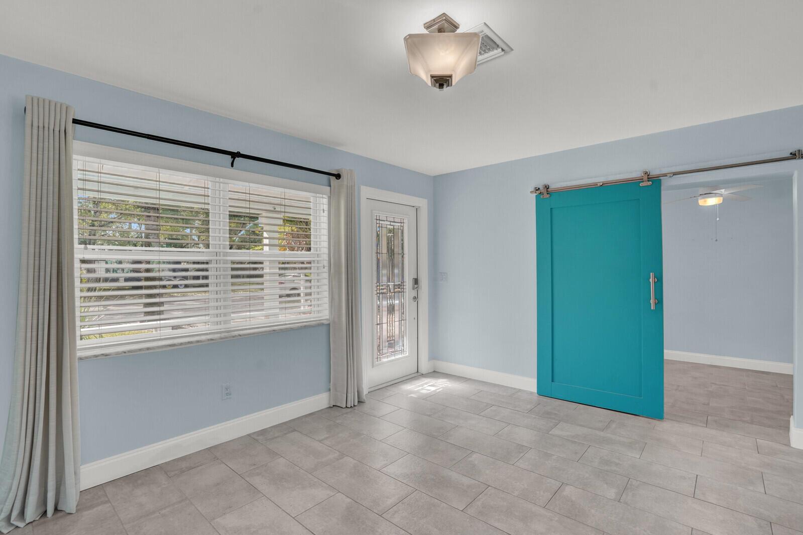 PINEWOOD PLACE / Tarpon R - Residential Lease