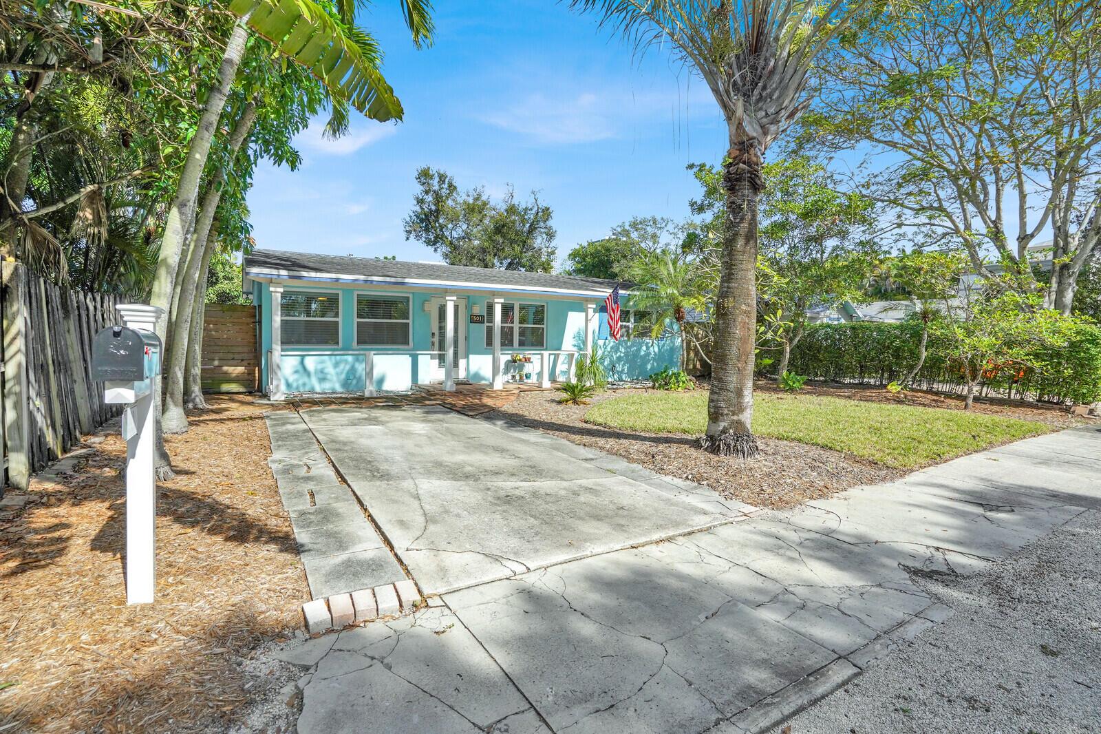 PINEWOOD PLACE / Tarpon R - Residential Lease