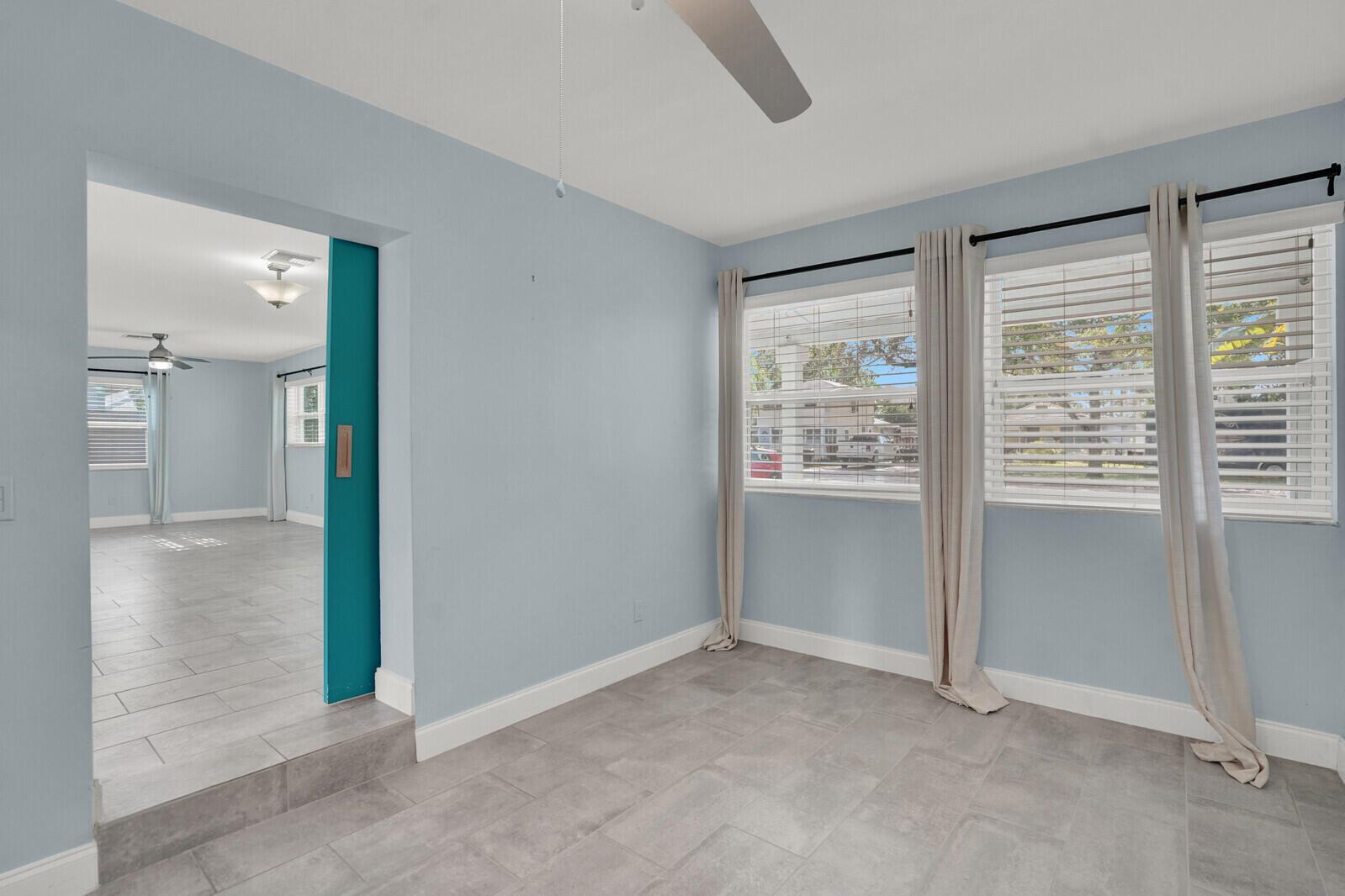 PINEWOOD PLACE / Tarpon R - Residential Lease