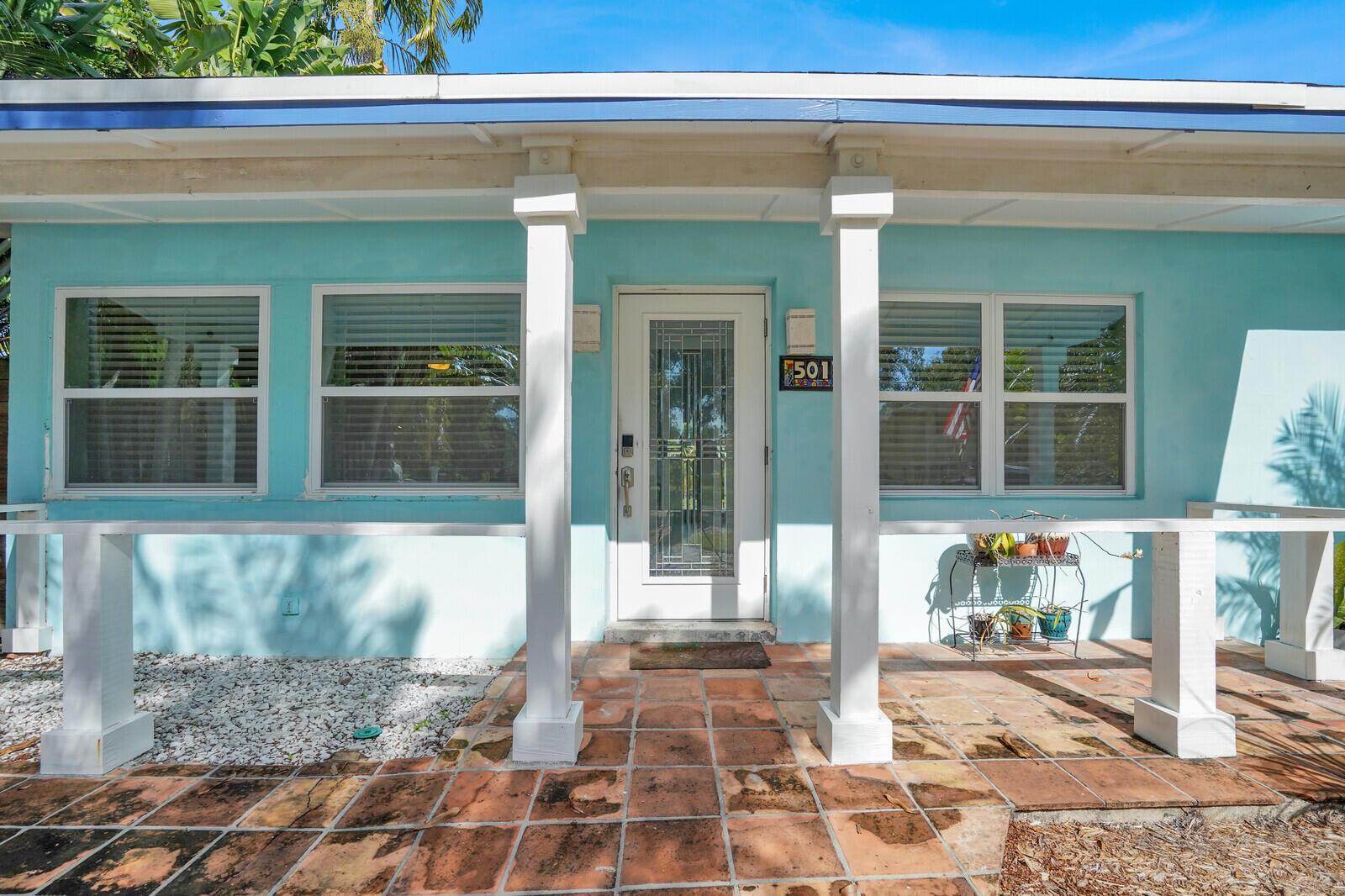 PINEWOOD PLACE / Tarpon R - Residential Lease