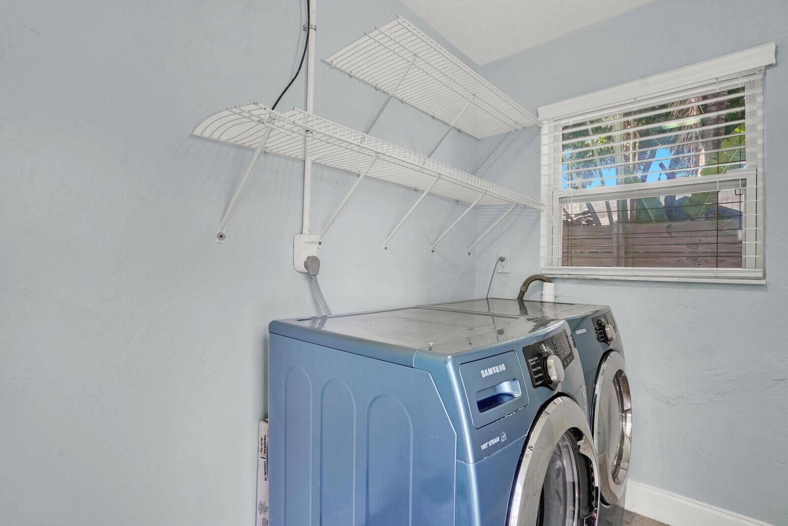 PINEWOOD PLACE / Tarpon R - Residential Lease