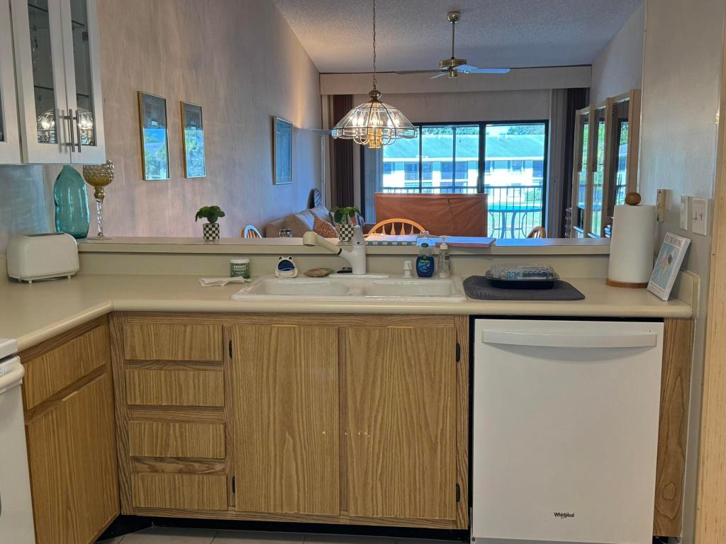 SABAL RIDGE CONDO - Residential Lease