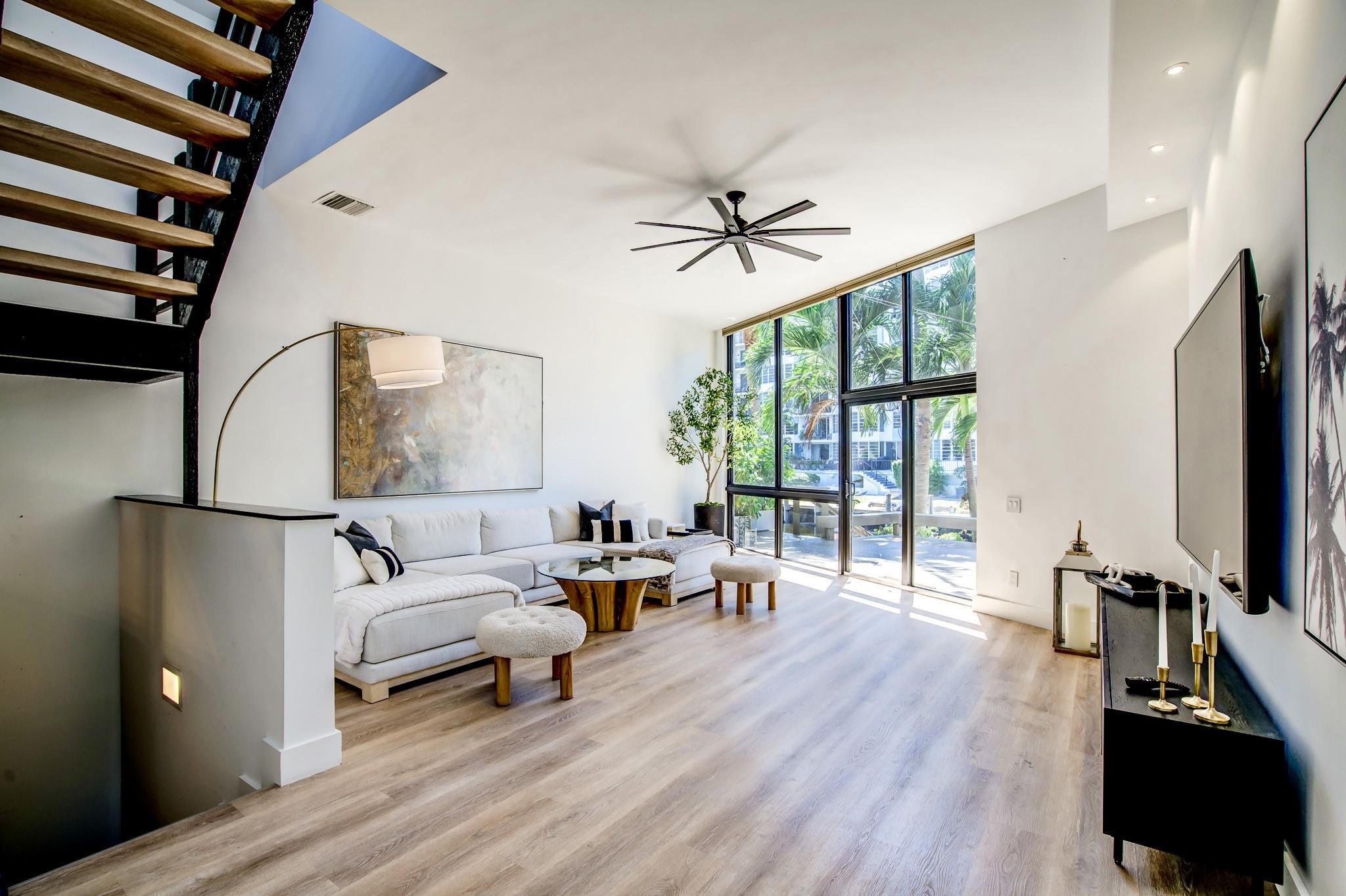 3024 NE 49th Street