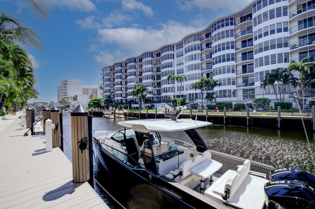 Photo of 3024 NE 49th Street, Fort Lauderdale, FL 33308 (MLS # B26082085)