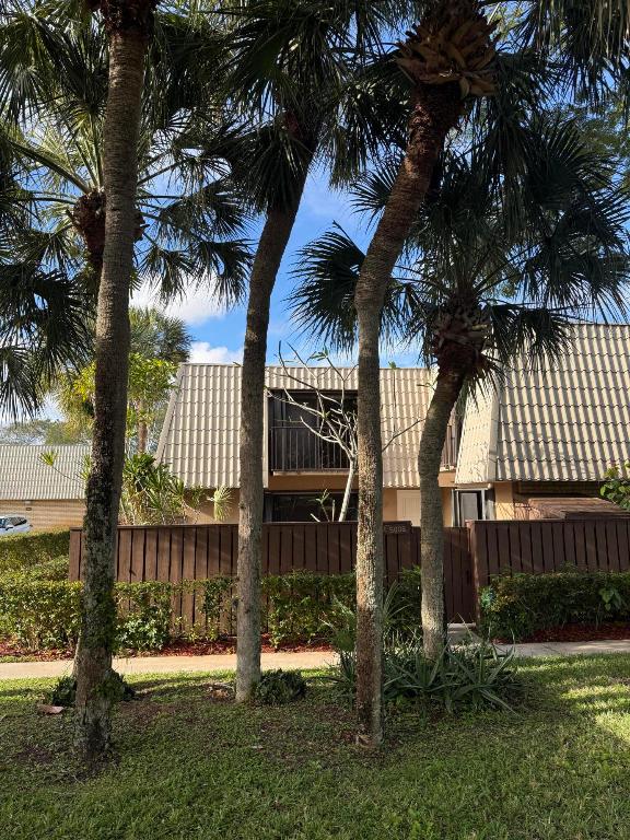 VILLAGE OF SANDALWOOD LAKES SO - Residential