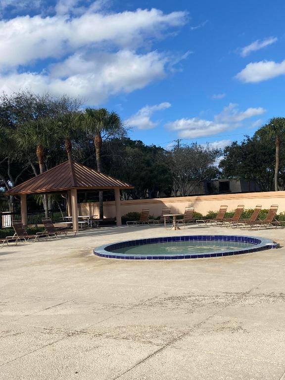 VILLAGE OF SANDALWOOD LAKES SO - Residential