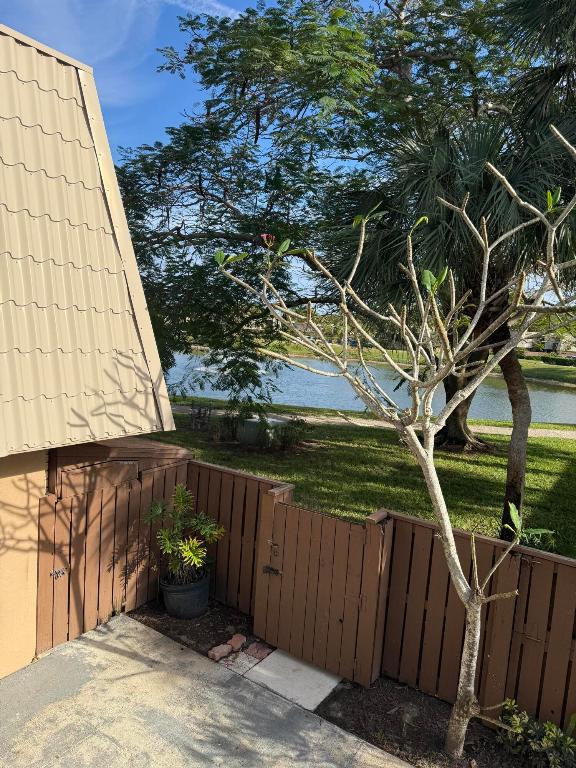 VILLAGE OF SANDALWOOD LAKES SO - Residential