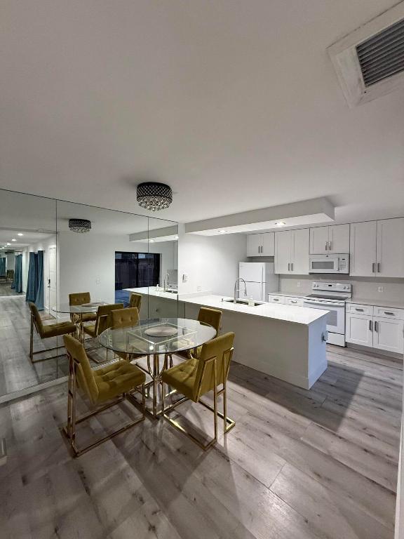 VILLAGE OF SANDALWOOD LAKES SO - Residential