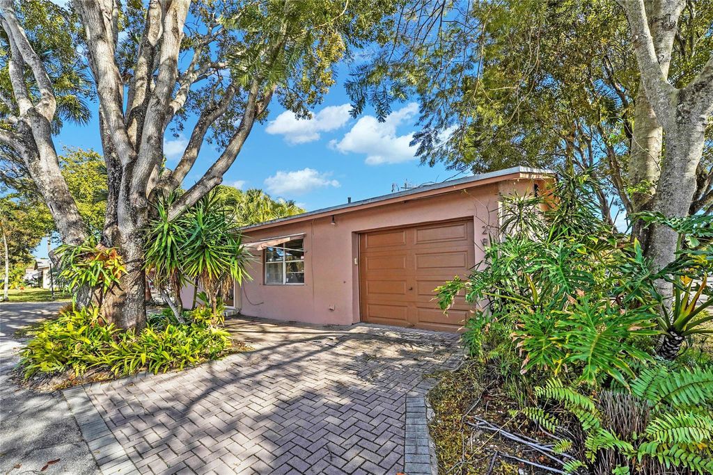 Photo of 2822 SW Natura Boulevard, Deerfield Beach, FL 33441 (MLS # F10551251)