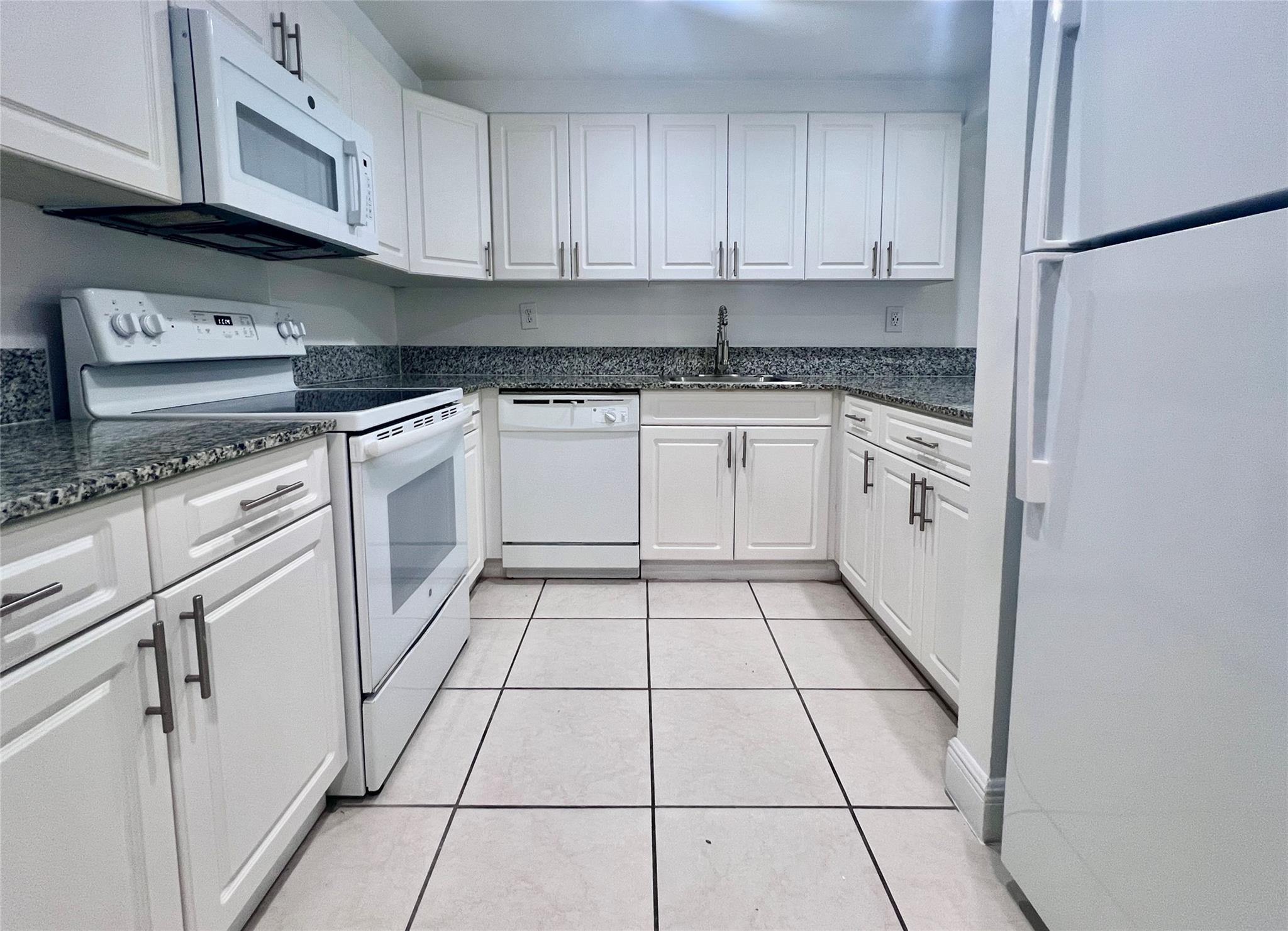 *$99 DEPOSIT (w.a.c) *FAST AND EASY MOVE IN *LARGE FRIENDLY PETS UP TO 60LBS. OK Spacious two bedroom with a very large living area and tons of closet space! (1451 sqft!!) Royalton on the Green is now leasing luxury waterfront one and two bedroom residences featuring huge living spaces, oversized bedrooms and tons of closet space. If you’re looking for a spacious and well-appointed rental with resort-style amenities and beautifully maintained grounds, look no further. Country Club Towers offers all these lifestyle choices plus effortless expressway convenience and easy access to anything in Miami-Dade or Broward county.