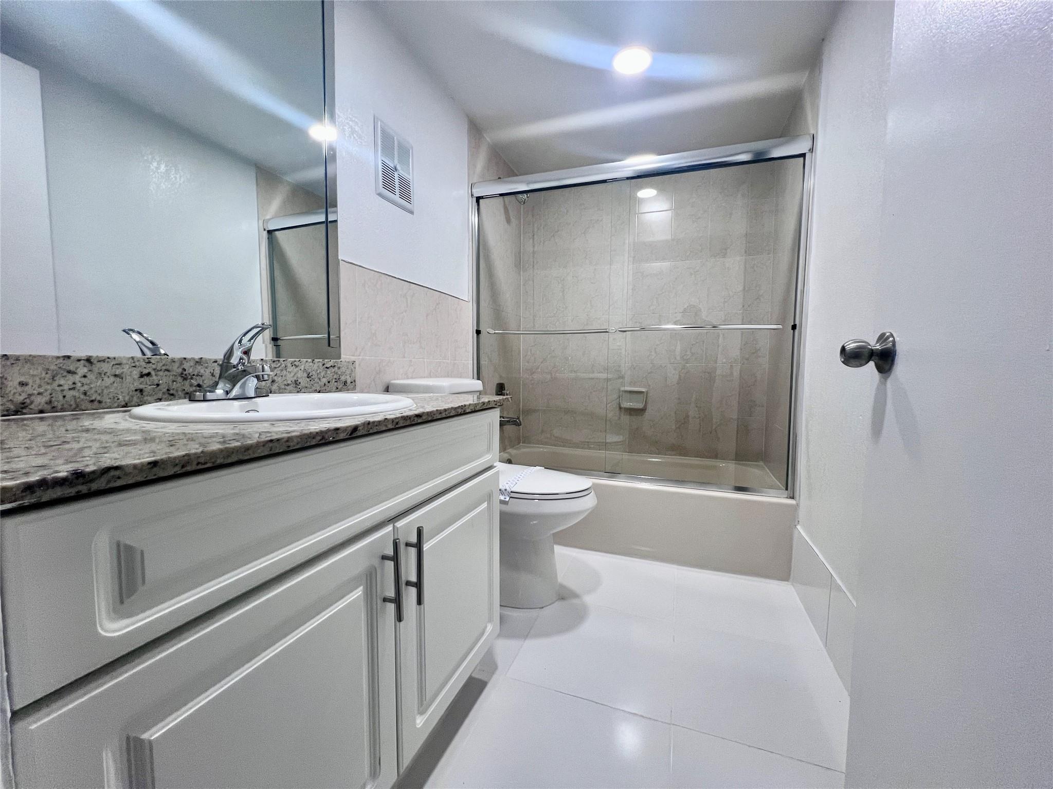 Royalton on the Green - Residential Lease