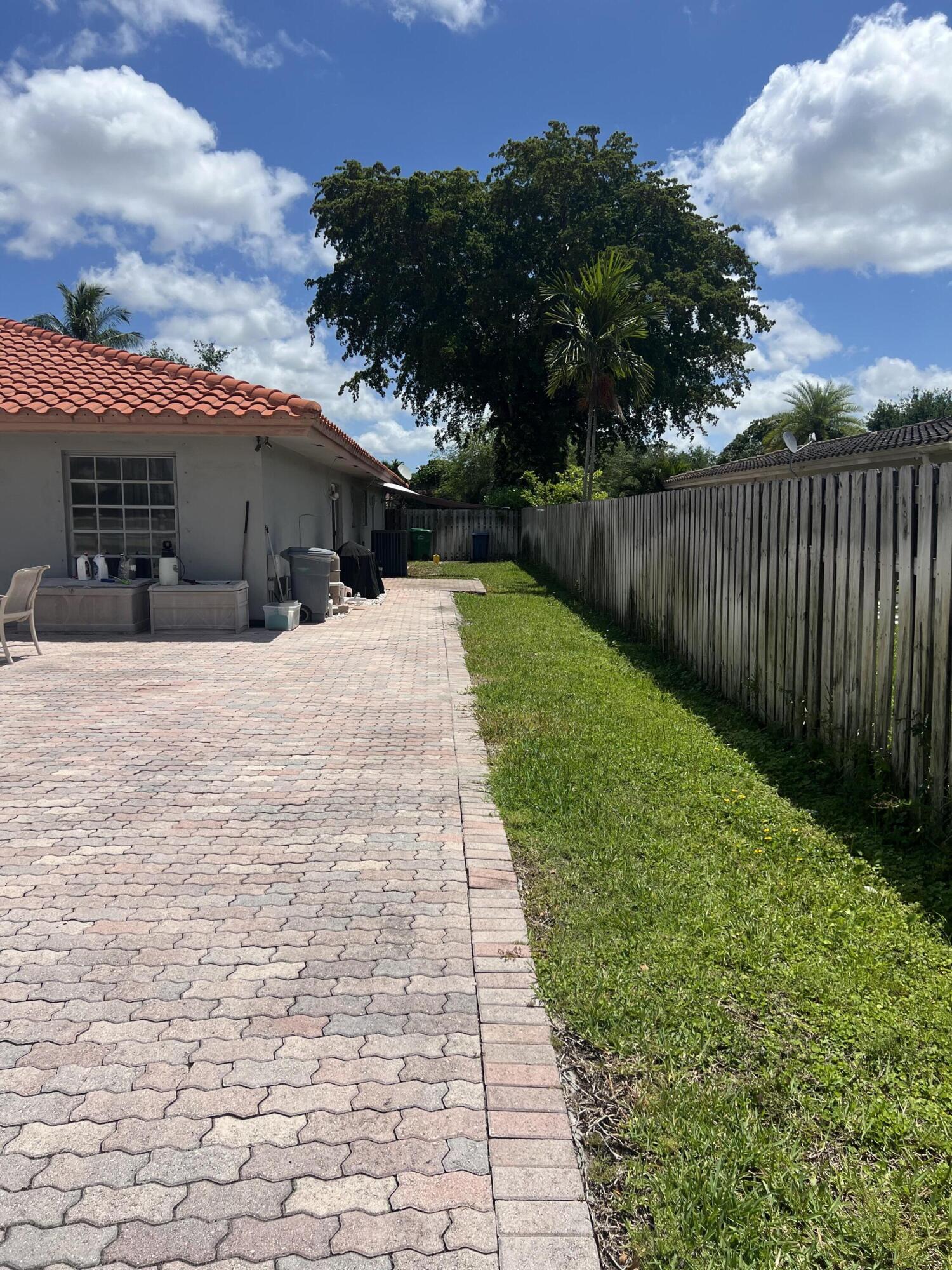 CORAL SPRINGS VILLAGE GREEN - Residential