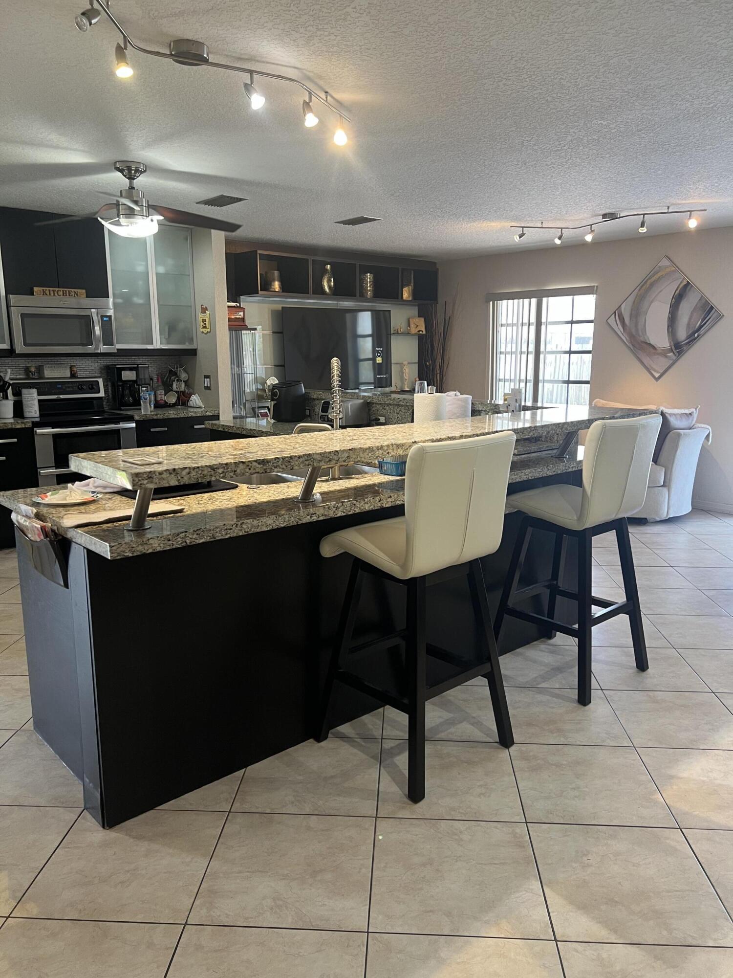CORAL SPRINGS VILLAGE GREEN - Residential
